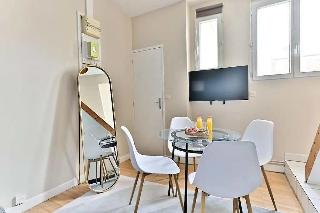 Avec Mezzanine Au Centre De Apartmán *